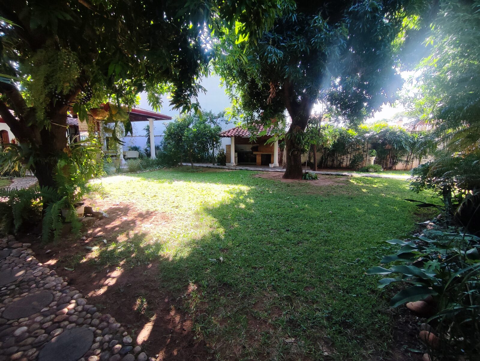 Amplio jardín