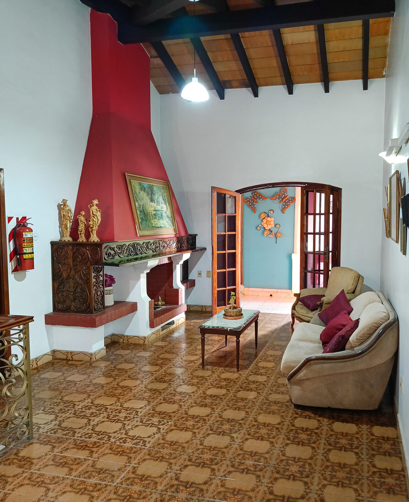 Sala con chimenea